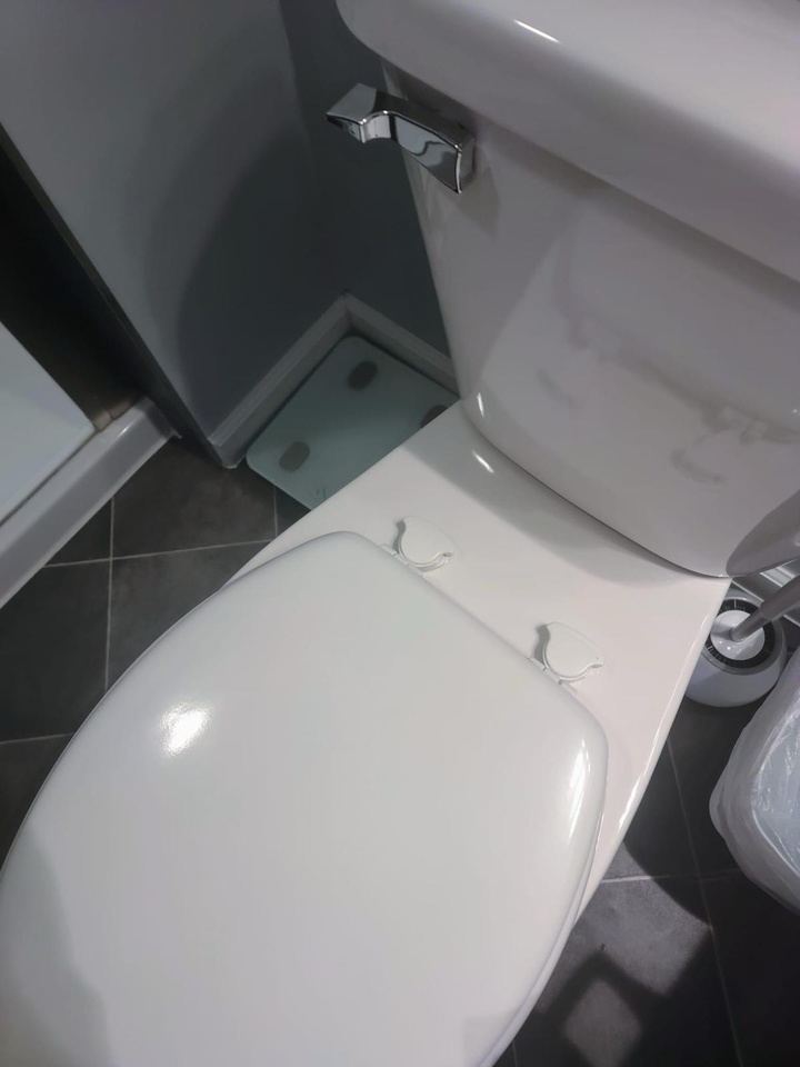 Bathroom fixtures spotless after detailed cleaning